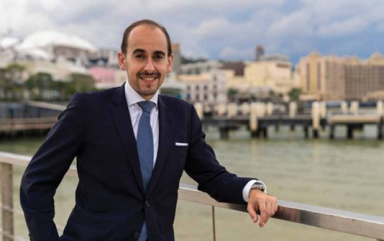 Carlos Eduardo Coelho: The passion and the law