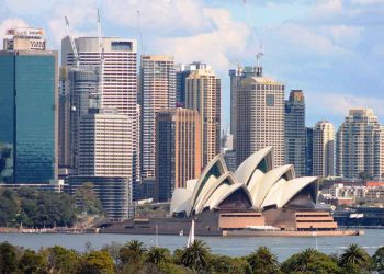 Survey on Australia-China relations finds most Australians keen to encourage more Chinese tourism