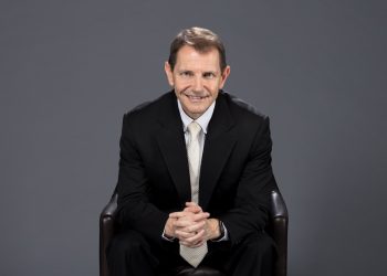 Andrew MacDonald steps down from Las Vegas Sands