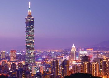 Nagasaki’s Three Horse Race