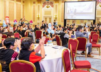 Sands China holds ceremony for elderly staff transitioning to retirement