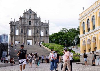 Macau daily visitor arrivals back above 20,000