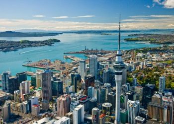 New Zealand to stay closed to foreign travellers until 30 April 2022