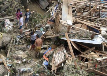 Leisure & Resorts World Corp donates relief packages to typhoon victims in Cebu