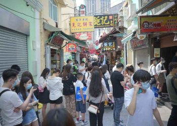 Macau visitor arrivals fall 20% month-on-month in March