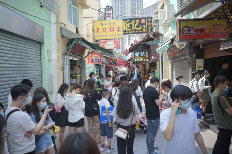Macau visitor arrivals fall 20% month-on-month in March