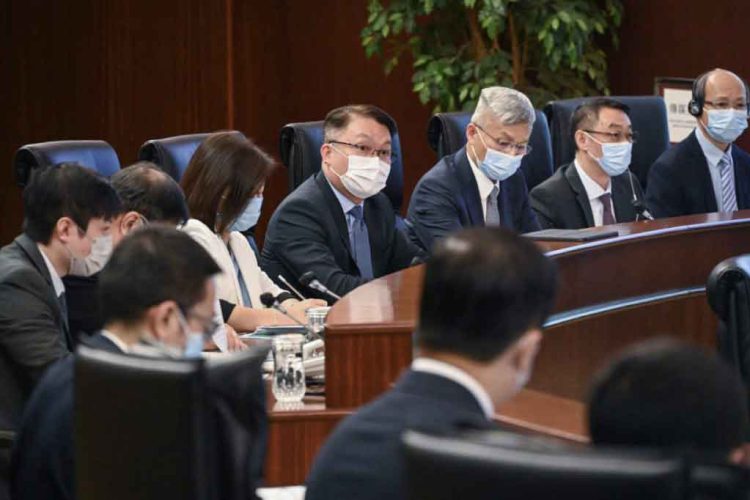 Macau concessionaires must employ former casino dealers “unconditionally” should satellite casinos close: Lei Wai Nong