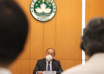 Ho Iat Seng insists on COVID-zero and will not close casinos “across the board”