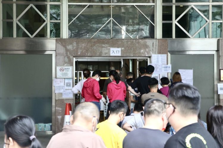 Confirmed COVID cases in Macau reach 572 with more than 10,000 people under epidemiological investigation