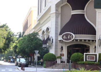 Macau’s casinos, retail malls near “ghost town” status as end of lockdown brings little relief