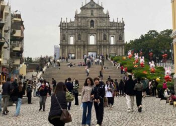 Macau visitor arrivals above 100,000 in three days since border restrictions dropped