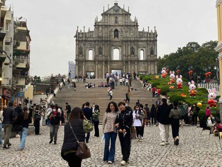 Macau visitor arrivals above 100,000 in three days since border restrictions dropped