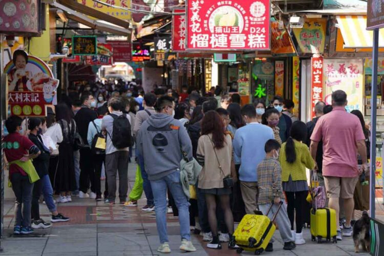 Macau visitor arrivals topped 40,000 on Thursday