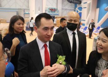 Lawrence Ho confirms Melco has opened three foreigner-only gaming zones in Macau