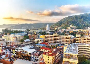 Phuket authorities arrest 15 for gambling in abandoned shopping mall