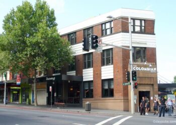 Two Sydney hotels found breaking NSW poker machine limits via interconnected gaming rooms