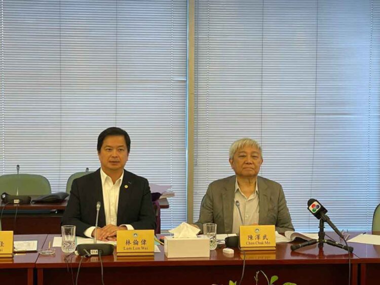 Macau legislators concerned over whether altering casino chips kept as souvenirs violates new illegal gaming law