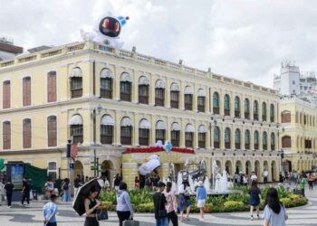 Macau visitor arrivals total 2,551,318 in June, down 5% month-on-month