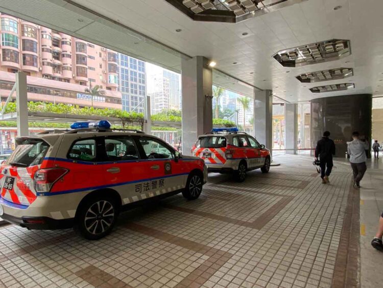 Police uncover large-scale currency exchange operation running through eight Macau jewelry stores