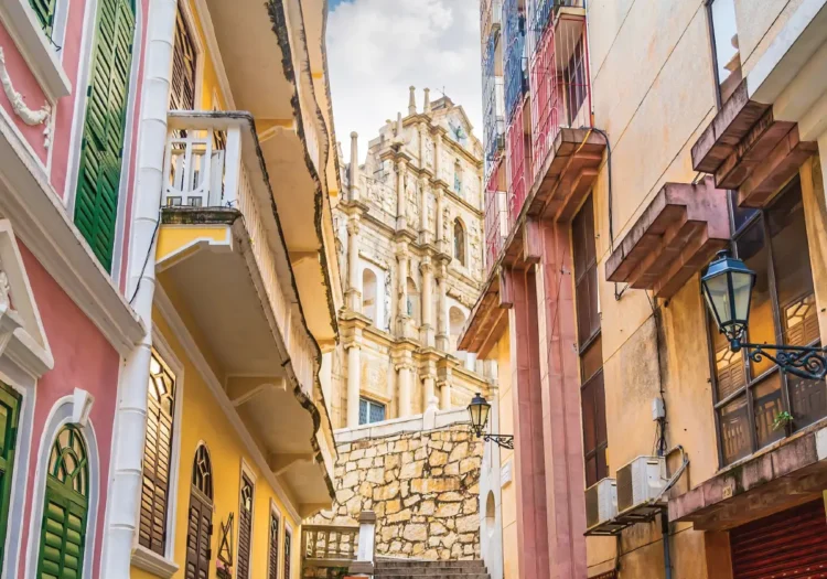 Of fortune or misfortune