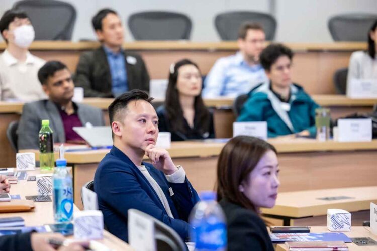 Grow Beyond Borders with HKUST Asia-Pacific Part-Time MBA (Digital MBA)