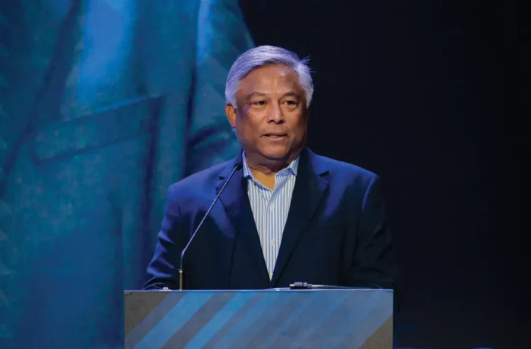 Editorial – Is PAGCOR addicted to online gambling?