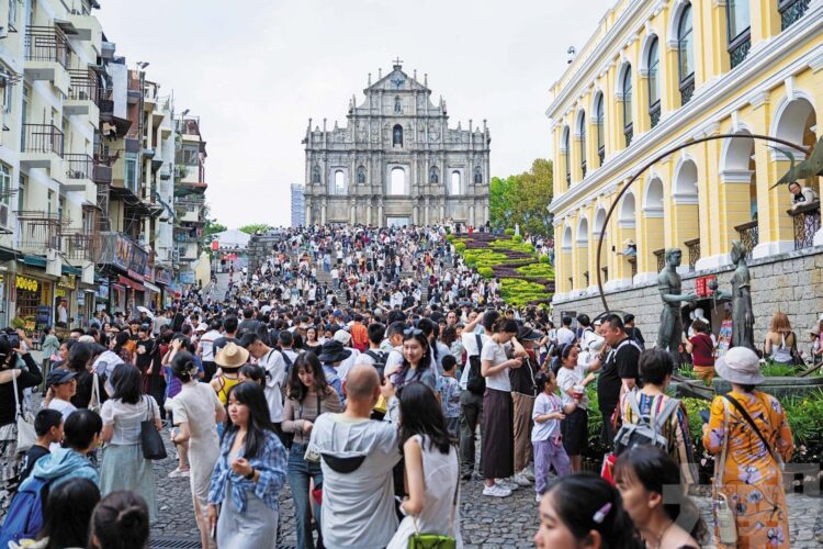 Macau welcomes 1.14 million visitors during eight-day Golden Week holiday as new single day record set