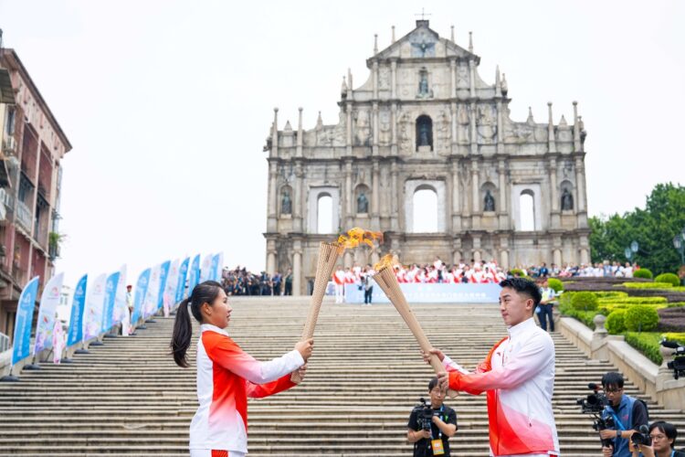 Macau’s gaming concessionaires participate in National Games torch relay